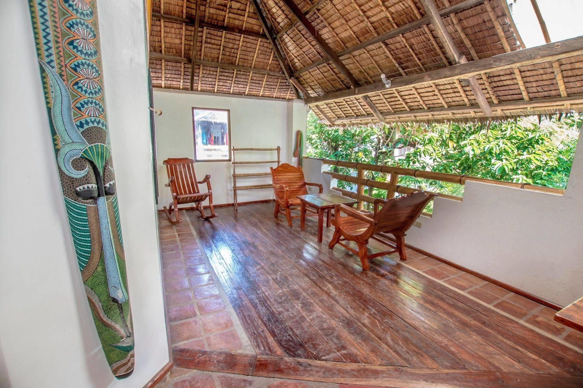 Bamboo Bungalows Resthouse Balabag  Eksteriør billede